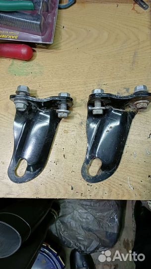 Кронштейн буксировки Тойота Авенсис