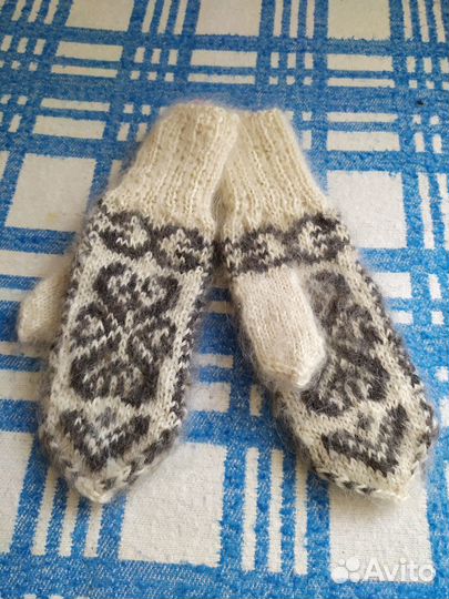 Варежки женские