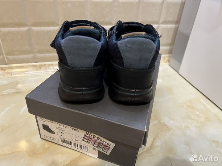 Детские ботинки ecco 24