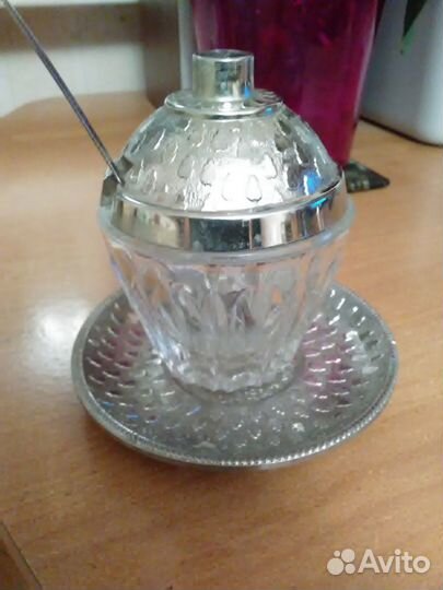 Продается икорница,горчичница,вареньица