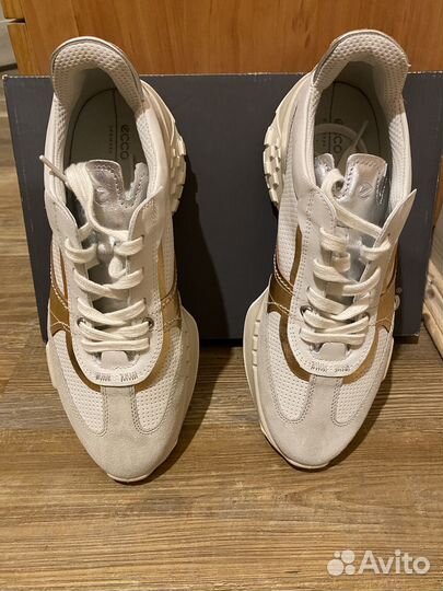 Кроссовки женские ессо