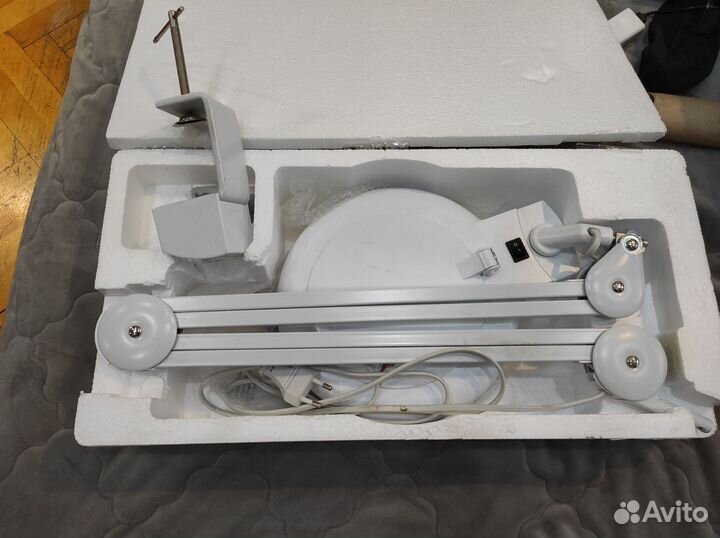 Лампа лупа бестеневая настольная