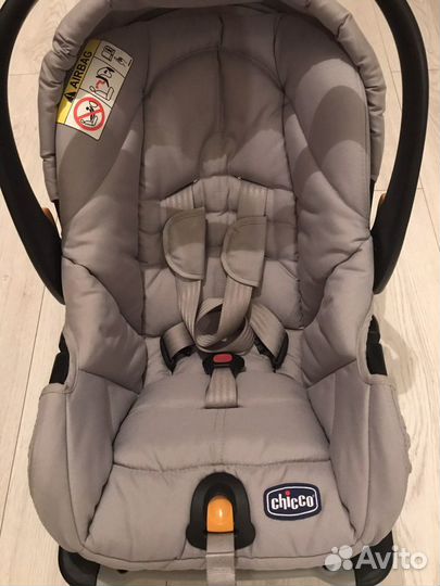 Автокресло-переноска 0+ Chicco KeyFit + ботинки