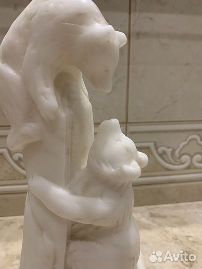 Фигура медведица с медвежонком