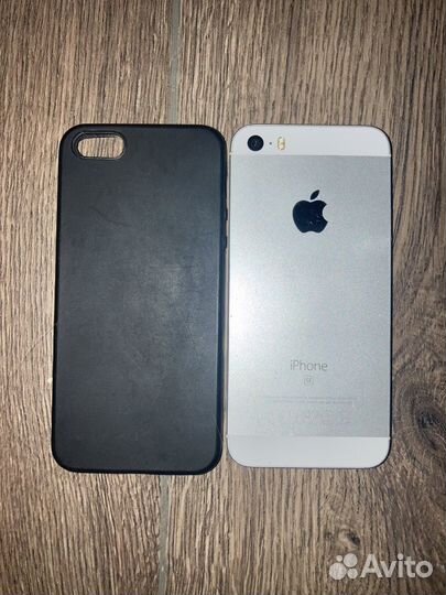 iPhone SE, 64 ГБ