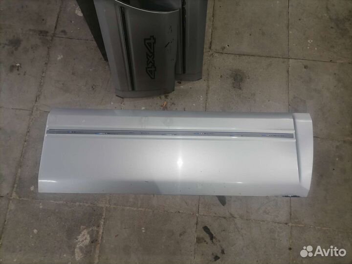 Накладка передней правой двери Ниссан Терано 2