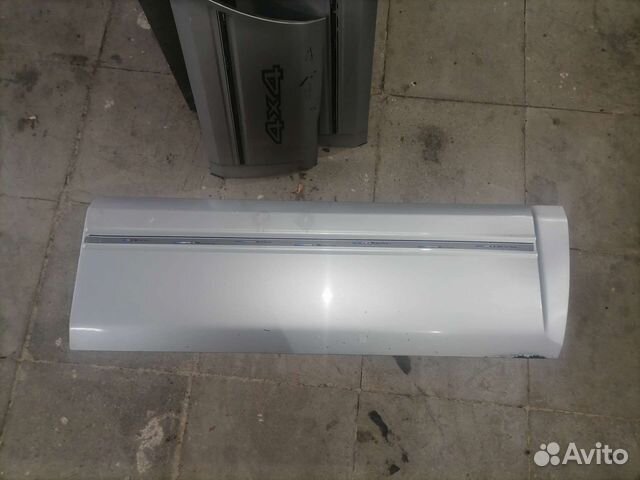 Накладка передней правой двери Ниссан Терано 2