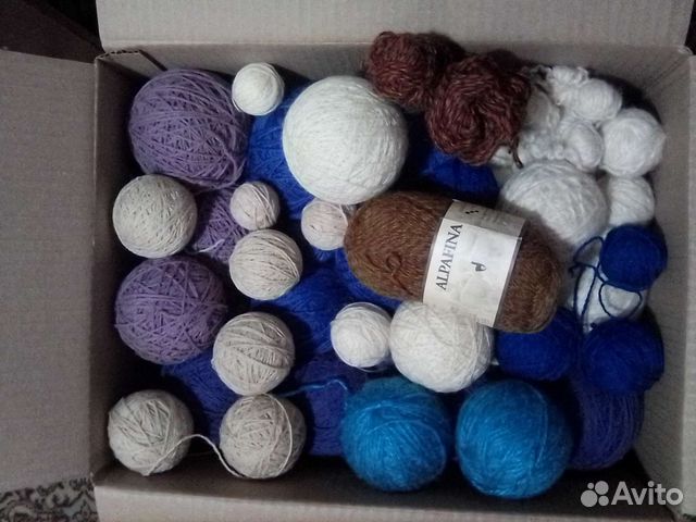 Пряжа и спицы для вязания