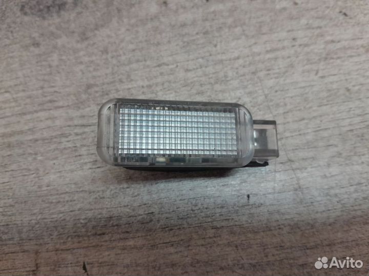 Фонарь подсветки ног Volkswagen Passat B5 рестайли