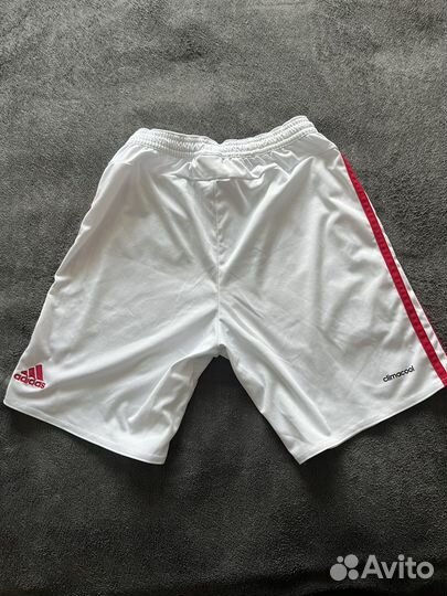 Футбольные шорты adidas 152