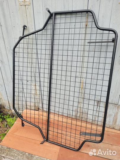 Перегородка багажника