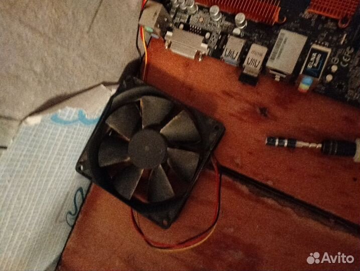 Материнская плата с процессором и памятью