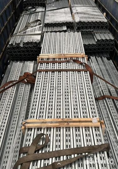 Новые металлические паллетные стеллажи для склада