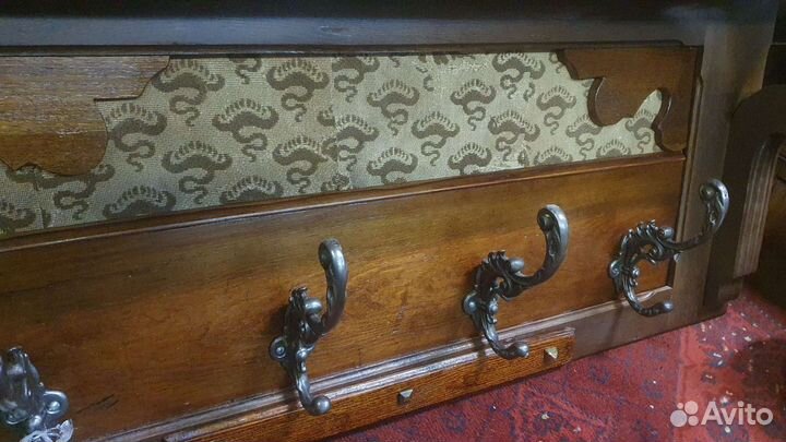 Вешалка настенная в прихожую