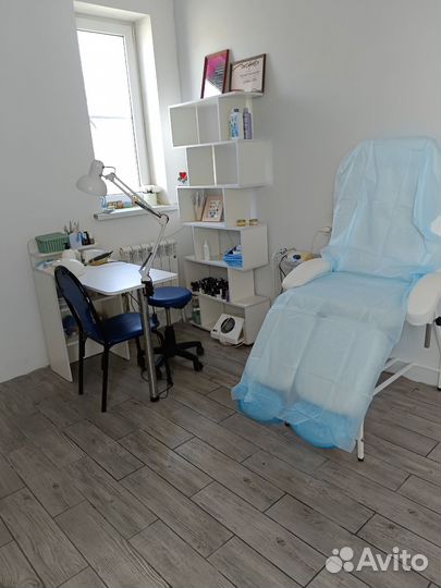 Маникюр и педикюр