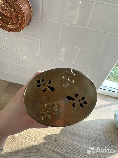 Медная банка с крышкой 