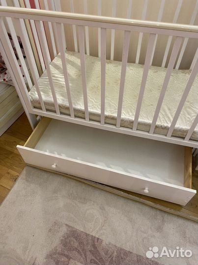 Кровать детская с маятником,ортопедическим матрасо