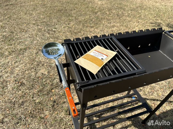 Мангал с решеткой и подказанником
