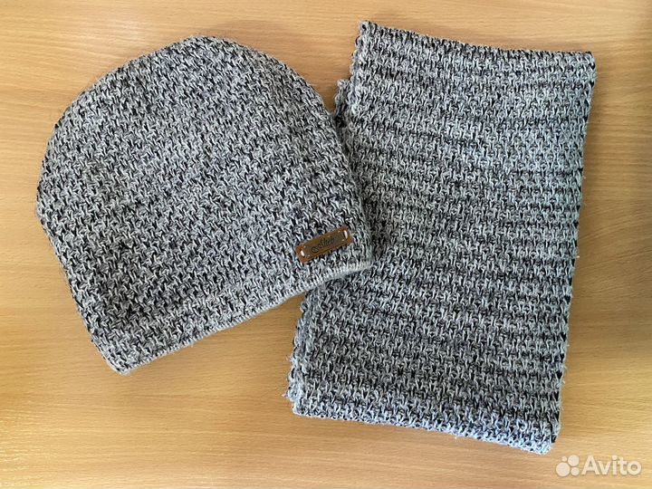 Зимний комплект шапка и шарф, женское