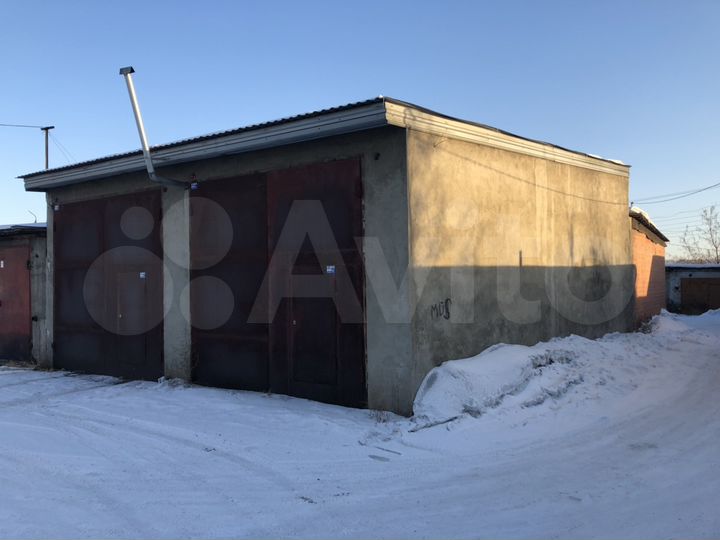 Гараж, > 30 м²