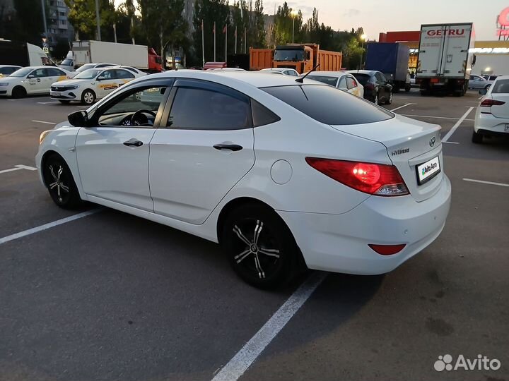 Hyundai Solaris 1.4 AT, 2012, 258 000 км