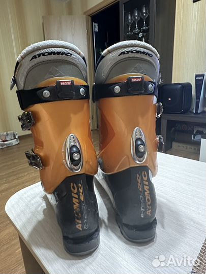 Горнолыжные ботинки Atomic