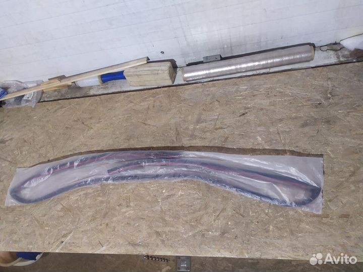 Молдинг лобового стекла toyota RAV 4 2013