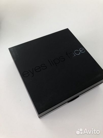 Палитра теней для макияжа новая