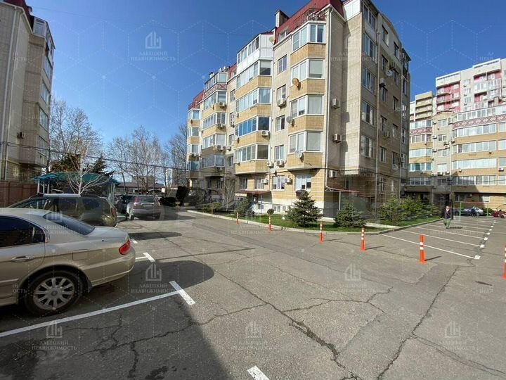 3-к. квартира, 117 м², 3/6 эт.