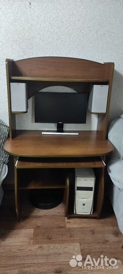 Компьютерный стол