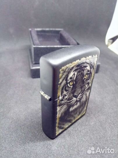 Зажигалка бензиновая zippo 28314 Tigre