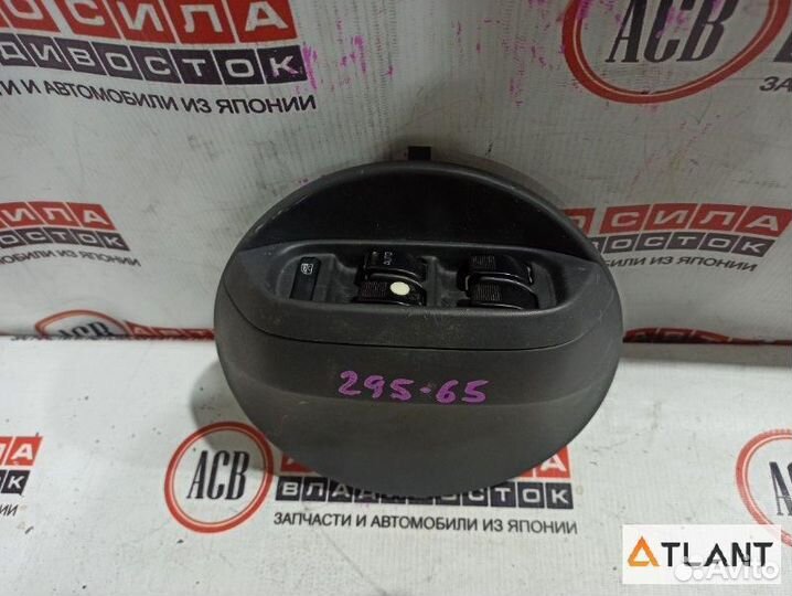 Блок упр. стеклоподьемниками передний правый daiha