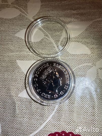 Букингемский дворец. Серебро 2 фунта 2019 года