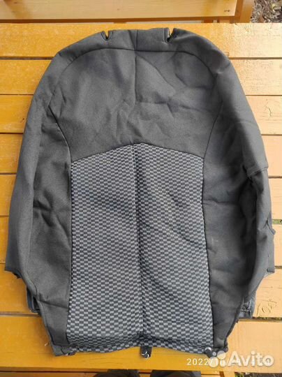 Чехлы на автомобильные сиденья