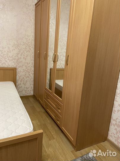 Шкаф четырехстворчатый