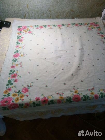 Платок с узорами ретро времен СССР