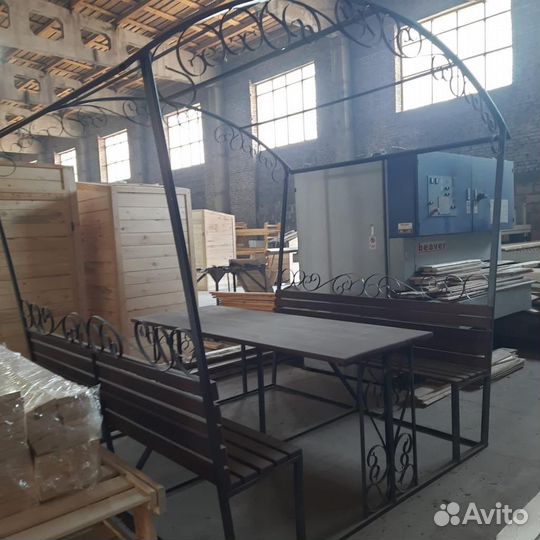 Беседка с элементами ковки новая, в наличие