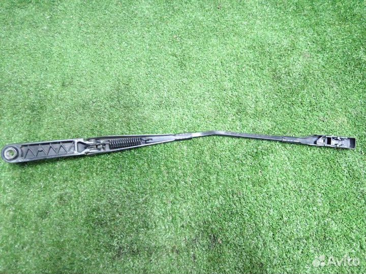 Поводок стеклоочистителя левый Audi A1 8X1 caxb