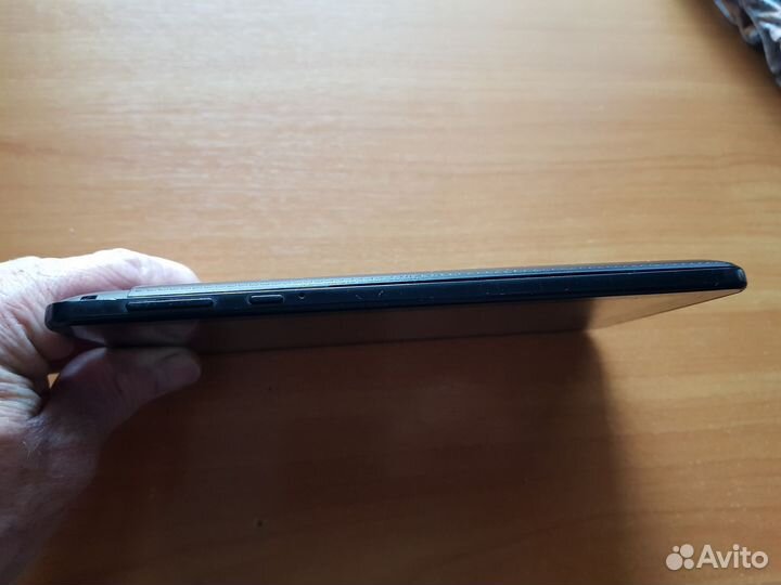 Планшет с симкартой Supra M728G