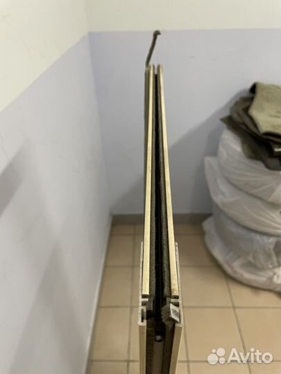 Окно алюминиевое 147 на 50 см