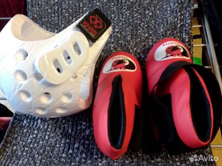 Шлем и футы для тхэквондо