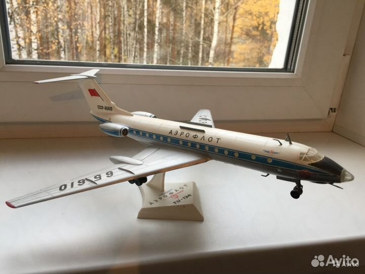 Коллекция ретро моделей самолетов