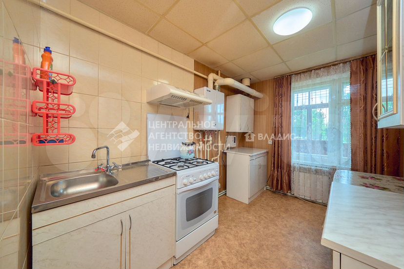 2-к. квартира, 50 м², 1/3 эт.