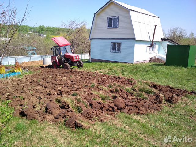 Вспашка земли трактором, покос травы