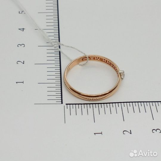 Золотое кольцо с камнем 19р