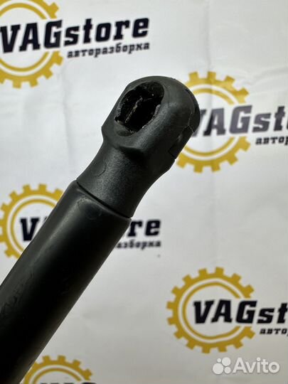 Газовый упор капота Volkswagen Passat B5 2004