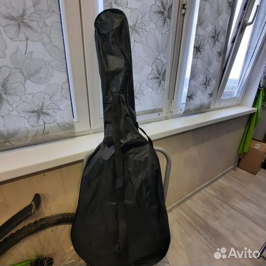 Акустическая гитара