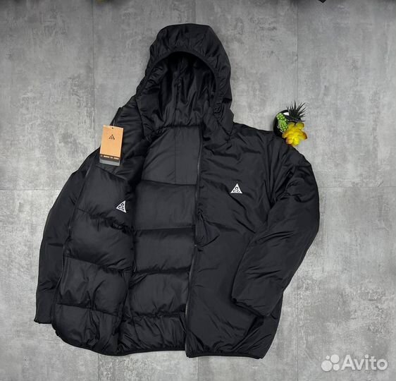 Зимние куртки Nike acg