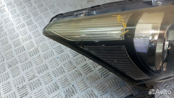 Фара правая Honda Accord IX (CR) 2013-2016