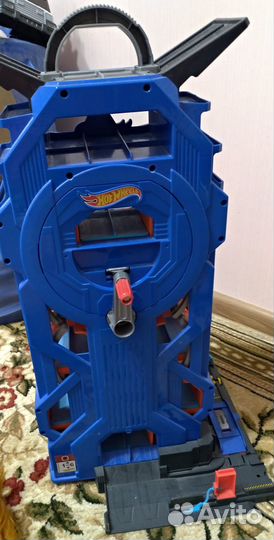 Игрушка Трек Hot Wheels City Mega Garage